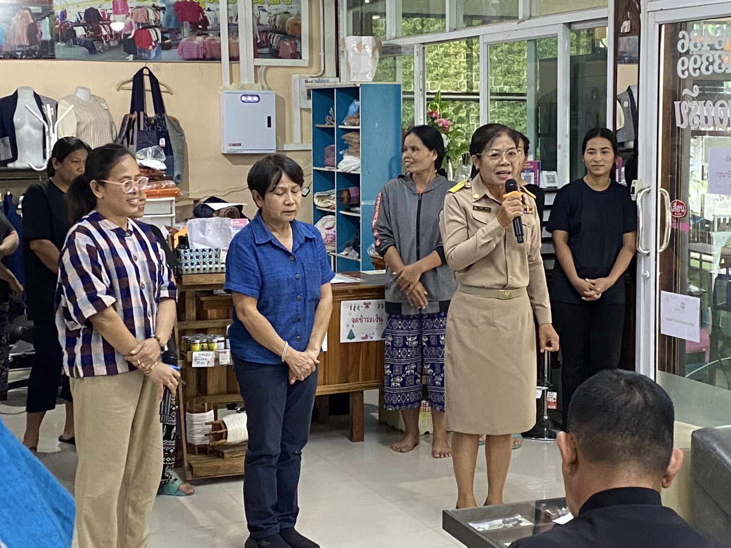 @ พช.คำชะอี จังหวัดมุกดาหาร : ให้การต้อนรับคณะศึกษาดูงานจากองค์การบริหารส่วนตำบลแสนชาติอำเภอจังหาร จังหวัดร้อยเอ็ด