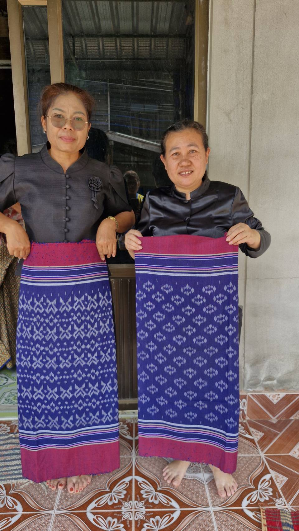 @ พช.คำชะอี จังหวัดมุกดาหาร คณะทำงาน ”คุ้ยผืนผ้าควานหาลายอัตลักษณ์ของชนเผ่า” ลงพื้นที่สำรวจข้อมูลผ้าพื้นถิ่นและลวดลายผ้าของชนเผ่าในพื้นที่อำเภอคำชะอี