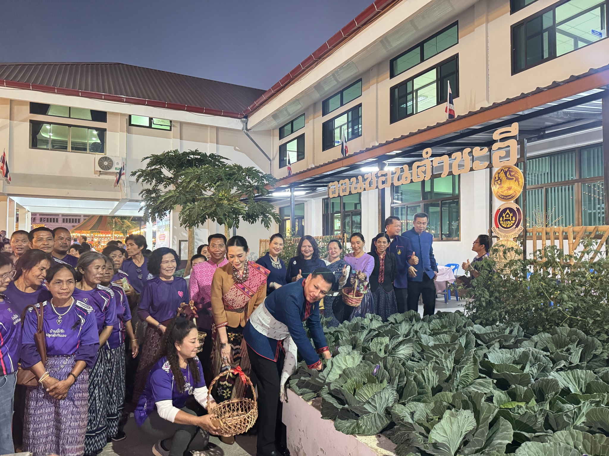 @ พช.คำชะอี จังหวัดมุกดาหาร “พัฒนาการจังหวัดมุกดาหาร ติดตามการดำเนินงาน“กิจกรรมอำเภอนี้มีรัก ปลูกผักแบ่งปัน และการจัดแสดงและจำหน่ายผลิตภัณฑ์ OTOP ในงานออนซอนชนเผ่าชาวคำชะอี” ประจำปี 2569