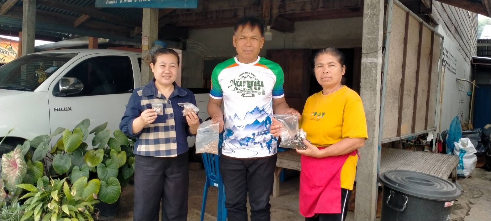 @ พช.คำชะอี จังหวัดมุกดาหาร “ขับเคลื่อนกิจกรรมเพื่อการให้และแบ่งปัน (GIVE & SHARE ) ขยายผลคลังอาหารชุมชน “ทางนี้มีผล ผู้คนรักกัน” และ “ศูนย์แบ่งปันเมล็ดพันธุ์และต้นกล้า” 