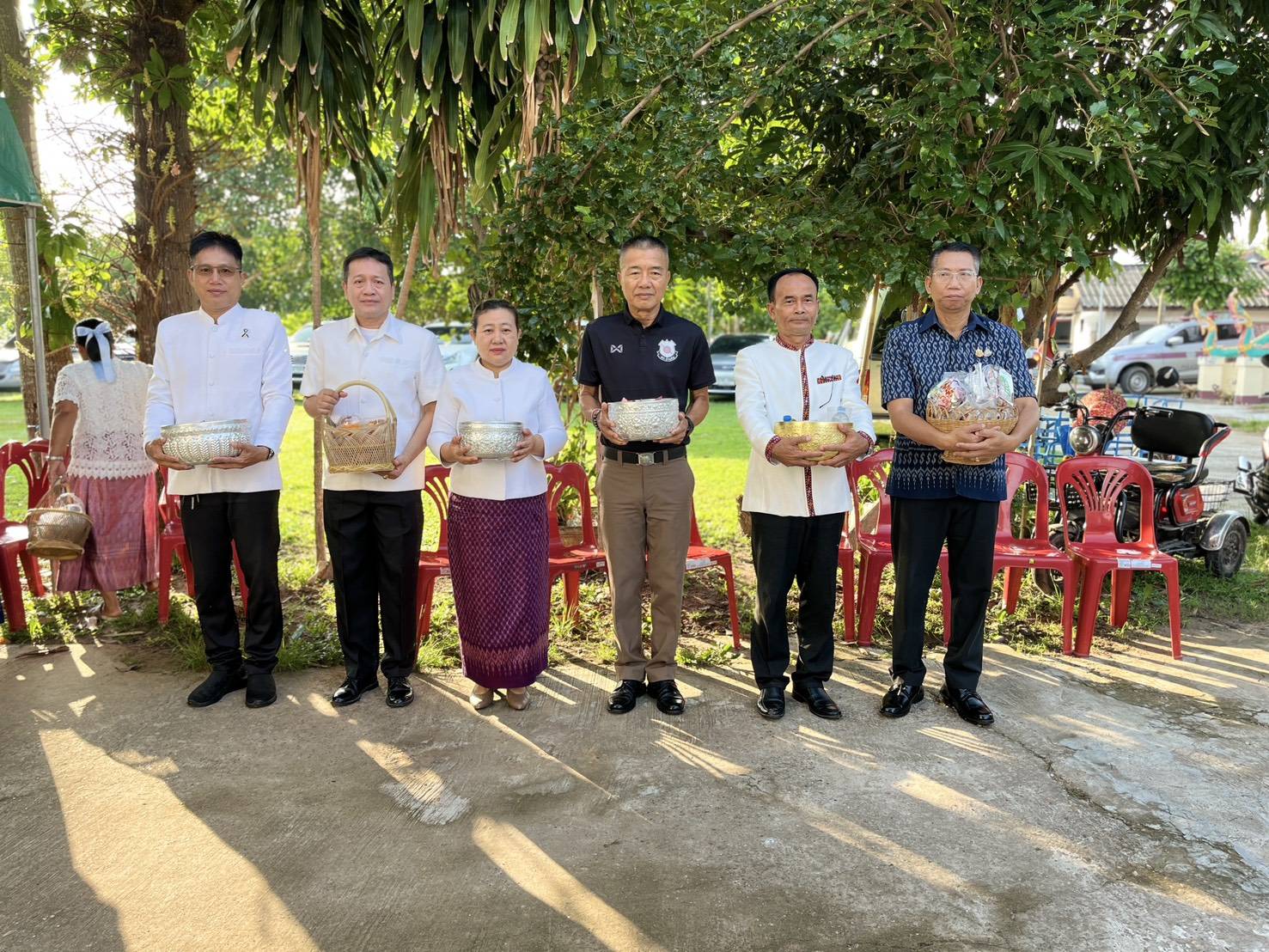 @ พช.คำชะอี จังหวัดมุกดาหาร “ร่วมโครงการรวมพลังแห่งความภักดีถวายเป็นพระราชกุศลแด่ สมเด็จพระนางเจ้าสิริกิต์ พระบรมราชินีนาถ พระบรมราชชนนีย์พันปีหลวง กิจกรรมเข้าวัดทำบุญ ขับเคลื่อนอำเภอคุณธรรม “หมู่บ้านรักษาศีล 5 ขยายผลสู่ หมู่บ้านศีลธรรม” 